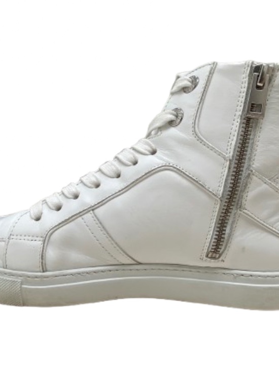 Athletic_Shoes